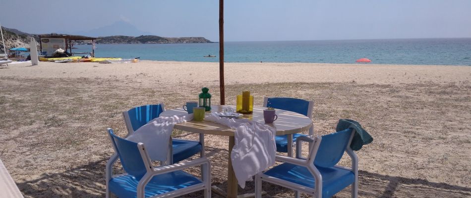 το κιόσκι με θέα την θάλασσα
